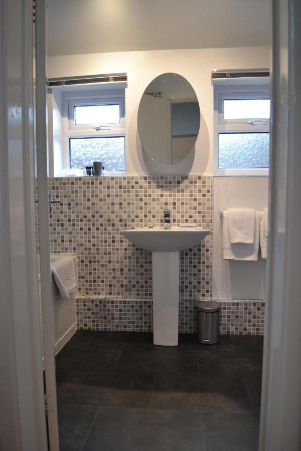 Entire 3 Bedroom House Near Station Caerphilly