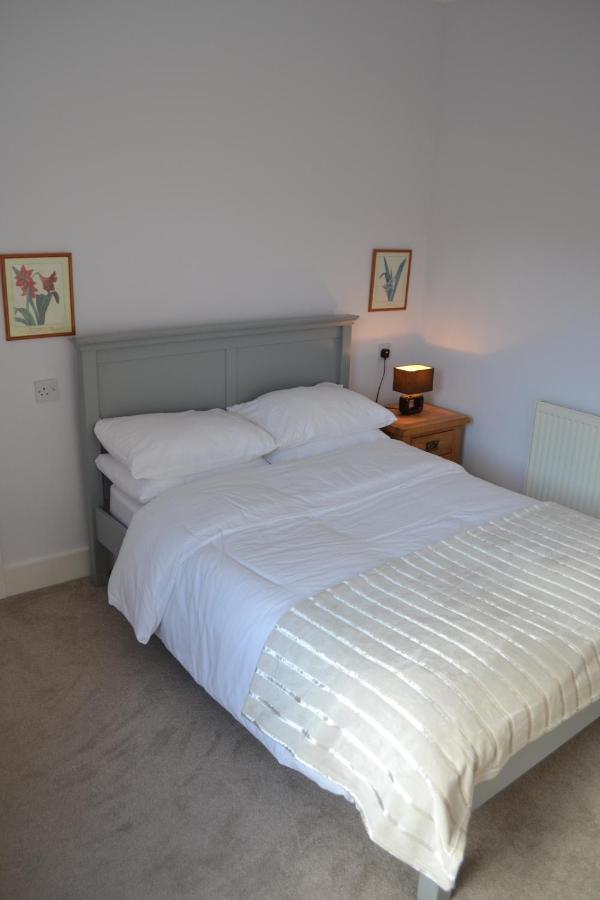 Entire 3 Bedroom House Near Station Caerphilly